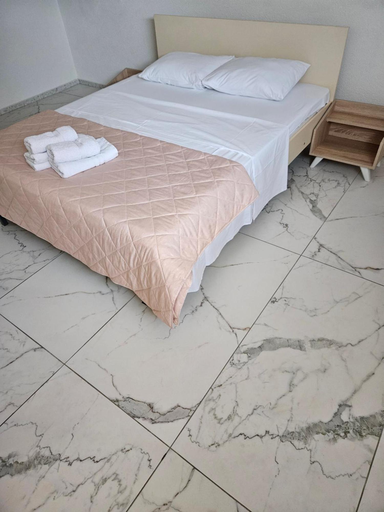 Unique Apartmens City Center Бітола Екстер'єр фото
